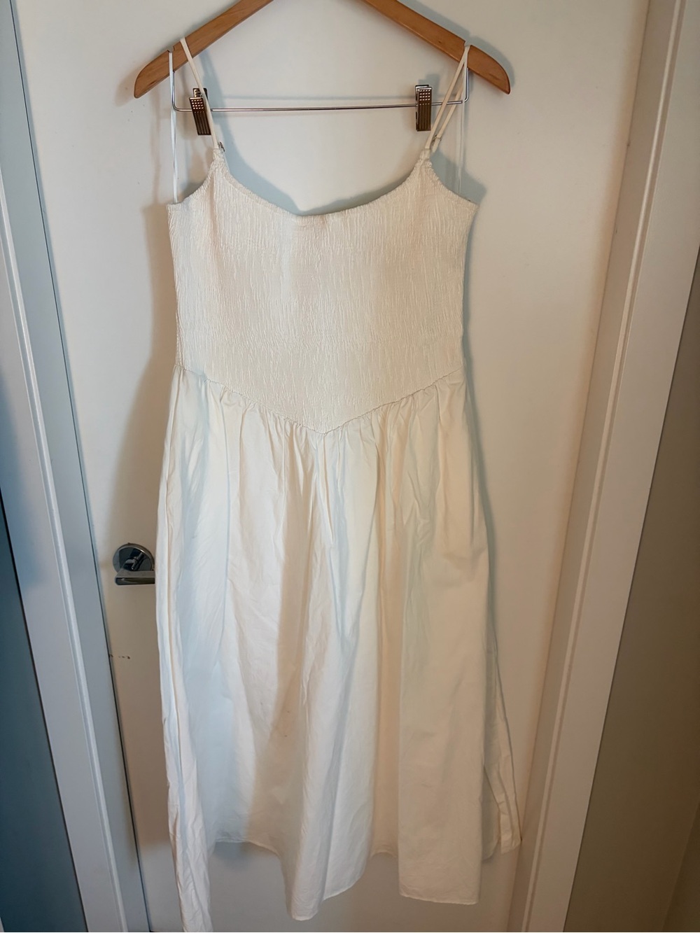 DISSH White Strapless Smocked Midi Dress